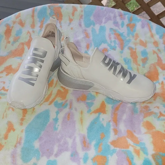 DKNY Women's Size 8.5 Kari-slip on white & silver sneakers - Picture 2 of 12